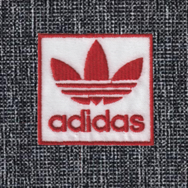 Patch Toppa Replica Marchio ADIDAS QUADRATA Ricamata Termoadesiva o da Cucire 5 X 5 CM